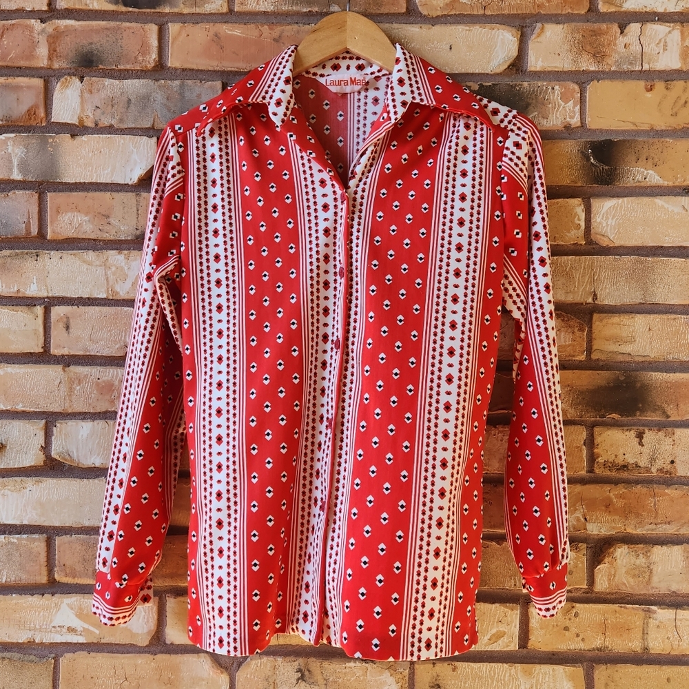 Vintage 70s Red and White Stripe Geometric Pattern Polyester Shirt